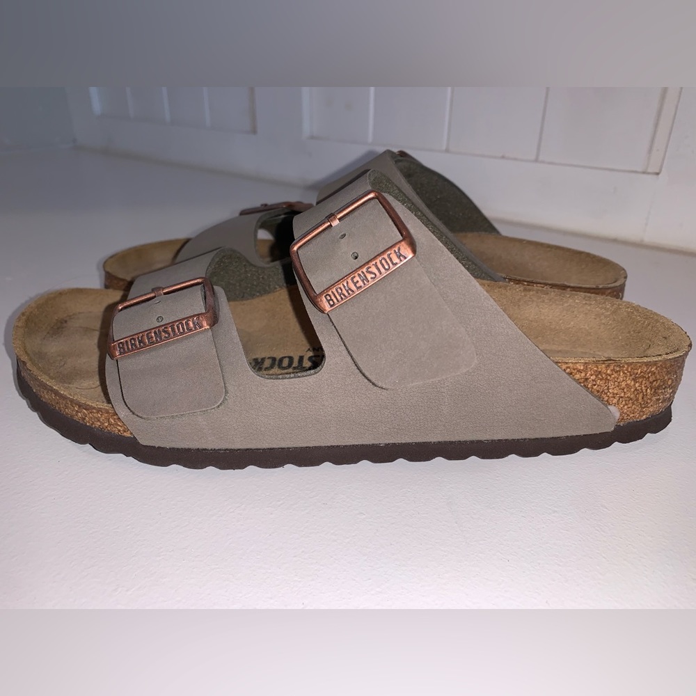 Women’s Birkenstock Arizona Footbed Sandals